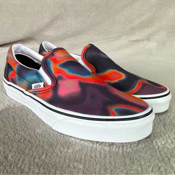 Vans Dark Aura Slip On Sneaker Skate Shoes Men 7 Women 8.5 Blue Red Canvas NEW - Picture 1 of 10